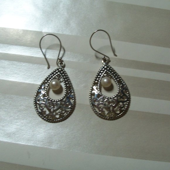 Pearl Earrings - Picture 2 of 6
